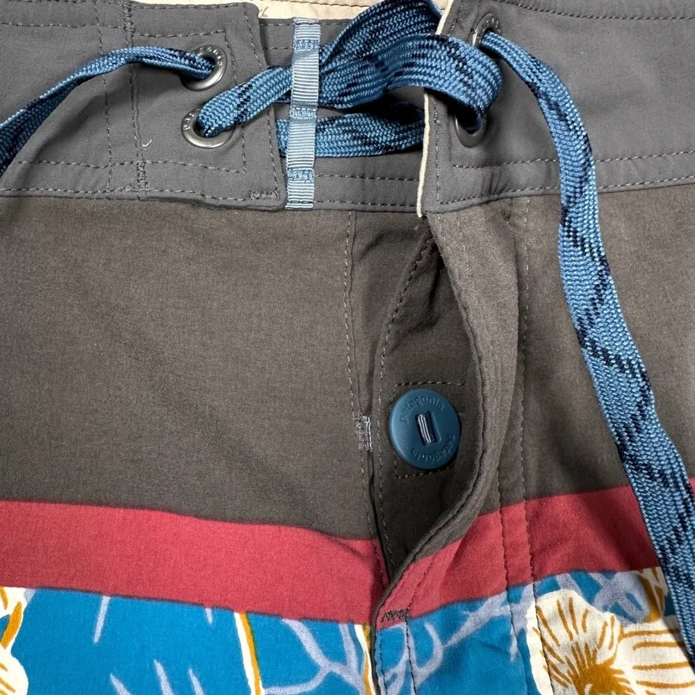 Patagonia Board Shorts Mens 32 Blue Multicolor Scallop‎ Hem Floral Striped Print